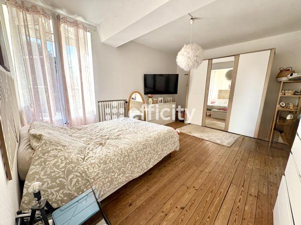 Maison
         5 pièces
        - 125 m² Exclusivité 183 000 € *