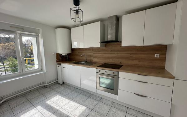 Immeuble à vendre    9 pièces • 200 m2 Mulhouse