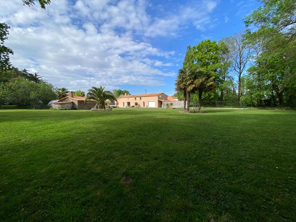 Maison Saint Philbert De Gd Lieu 6 pièce(s) 149 m2