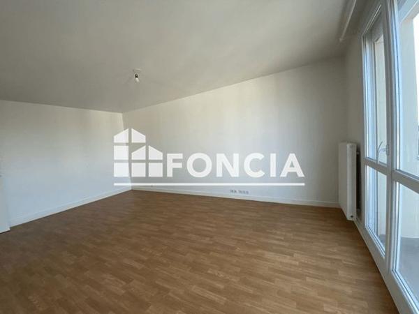 Location Studio 33.4 m² - 05 SENTIER DES PIOTTES Noisy Le Grand 93160