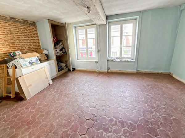 Immeuble Etrepagny Local Appartement Maison