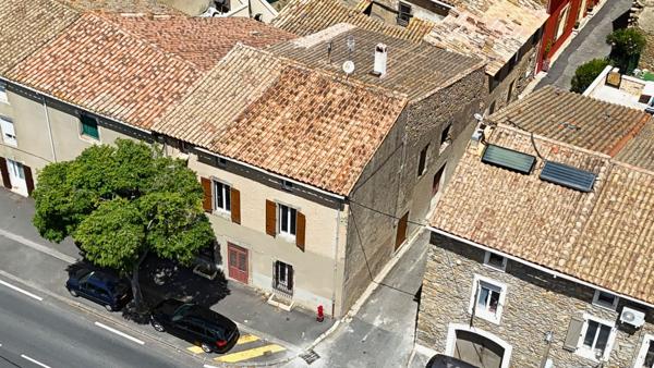 À VENDRE – BÂTISSE DE CARACTÈRE EN PIERRE AU CŒUR DES CORBIÈRES