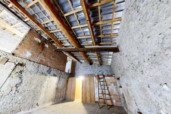 À VENDRE – BÂTISSE DE CARACTÈRE EN PIERRE AU CŒUR DES CORBIÈRES