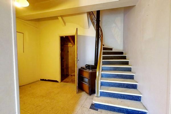 À VENDRE – BÂTISSE DE CARACTÈRE EN PIERRE AU CŒUR DES CORBIÈRES