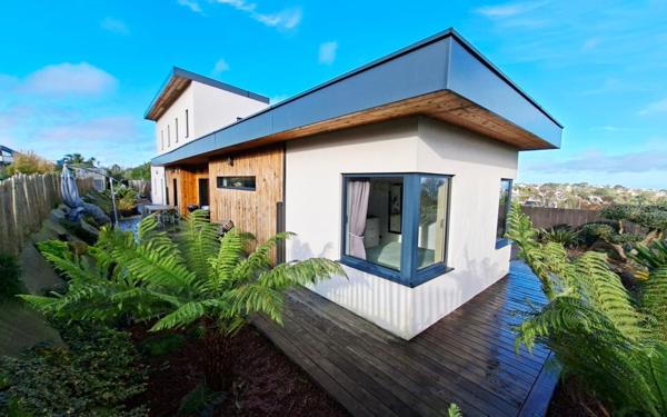 Maison à vendre    5 pièces •  Locquirec