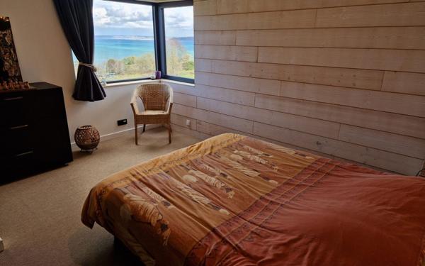 Maison à vendre    5 pièces •  Locquirec