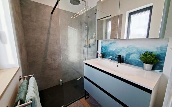 Maison à vendre    5 pièces •  Locquirec