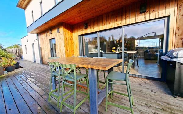 Maison à vendre    5 pièces •  Locquirec