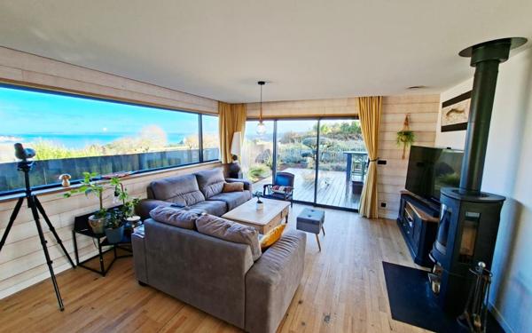 Maison à vendre    5 pièces •  Locquirec