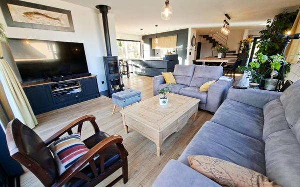 Maison à vendre    5 pièces •  Locquirec