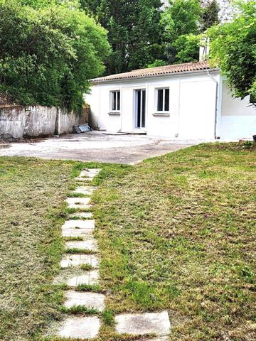 Maison à SAINT-JEAN-D'ANGELY, 17400 - 4 pièces 130m²