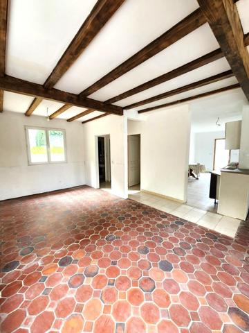 Maison à SAINT-JEAN-D'ANGELY, 17400 - 4 pièces 130m²