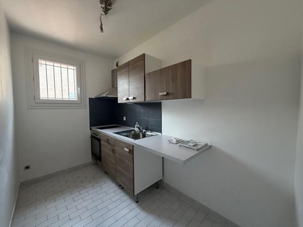 AIX EN PROVENCE - A LOUER -  T2 - LA TORSE + GARAGE + TERRASSE