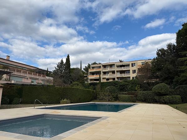 AIX EN PROVENCE - A LOUER -  T2 - LA TORSE + GARAGE + TERRASSE