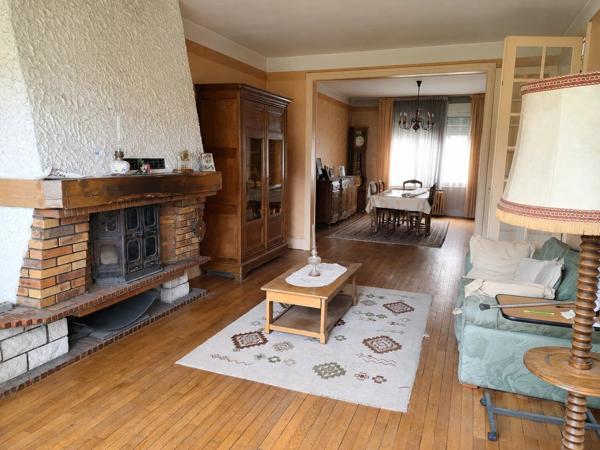 Vente                                                      Maison de ville
                        
                     8 pièces                      168 m2                     à Charleville-Mézières