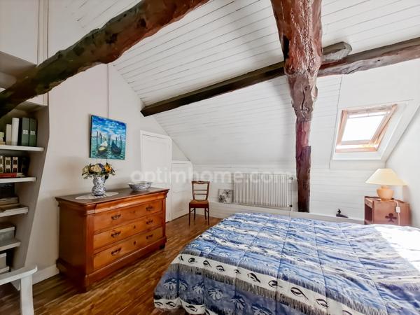 Propriété de charme avec piscine et dépendances à Espinasse-Vozelle