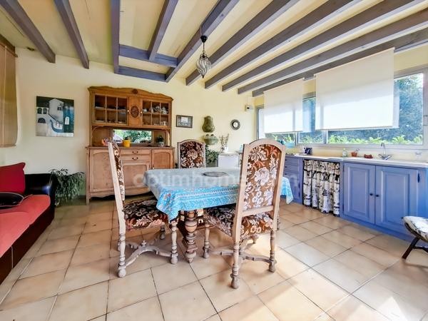 Propriété de charme avec piscine et dépendances à Espinasse-Vozelle