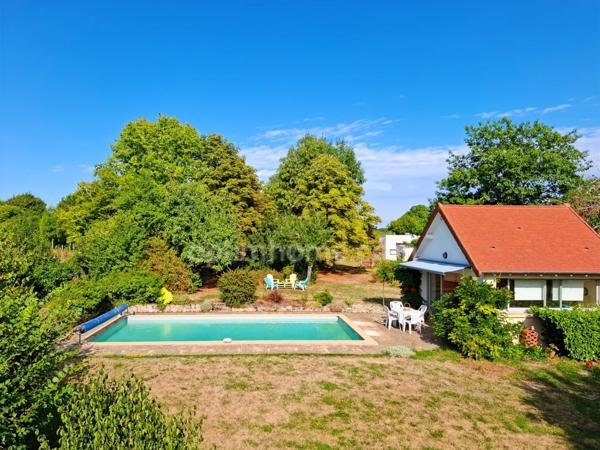 Propriété de charme avec piscine et dépendances à Espinasse-Vozelle