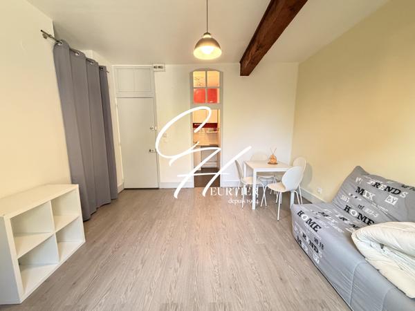 ST EGREVE - APPARTEMENT T1 - MEUBLE