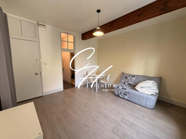 ST EGREVE - APPARTEMENT T1 - MEUBLE