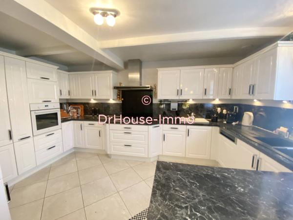 Maison à vendre 10 pièces de 225 m²