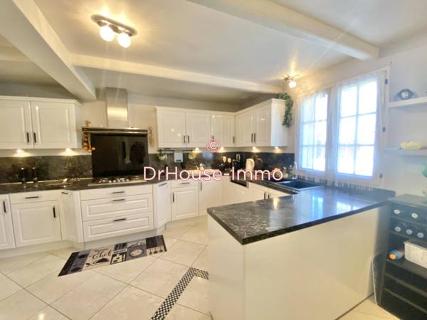 Maison à vendre 10 pièces de 225 m²