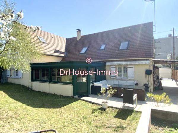 Maison à vendre 10 pièces de 225 m²