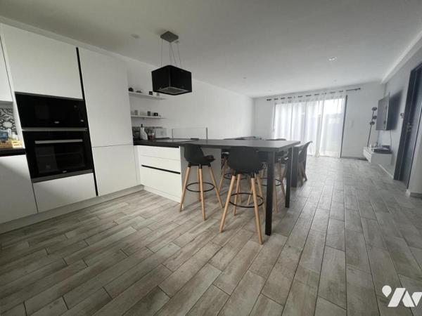 INZINZAC LOCHRIST proche bourg maison de 2022 de type 5 en parfait état sur 346 M² de terrain