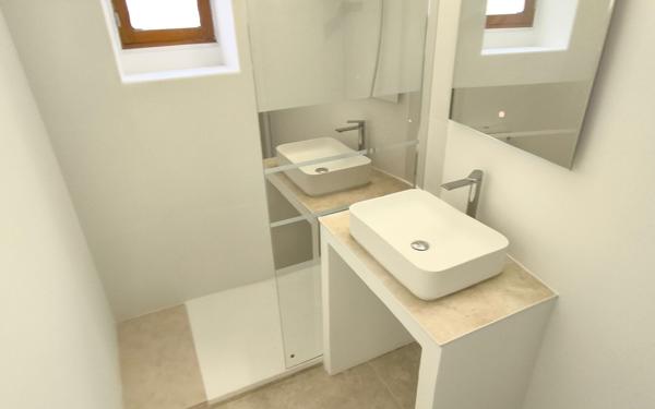 Maison à vendre    4 pièces • 106 m2 Nîmes