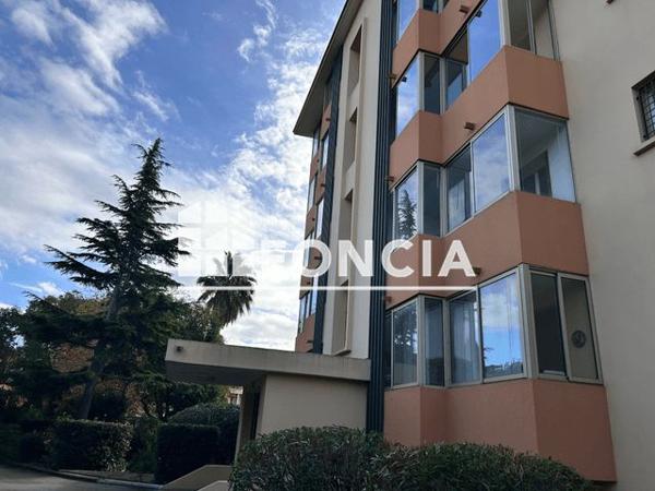 Location Appartement 3 pièces 70.2 m² - 610 BOULEVARD DE CABRY Six-fours Les Plages 83140