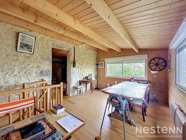 A Vendre Maison de ville en pierre de 136 m² avec jardin au coeur de Gondrin