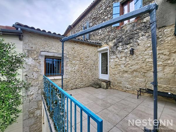 A Vendre Maison de ville en pierre de 136 m² avec jardin au coeur de Gondrin