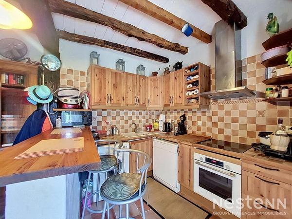 A Vendre Maison de ville en pierre de 136 m² avec jardin au coeur de Gondrin