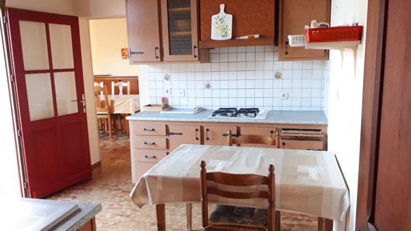 Maison La Guériniere centre bourg, 200m à pied de la plage de l'océan.