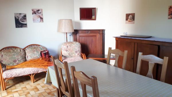 Maison La Guériniere centre bourg, 200m à pied de la plage de l'océan.