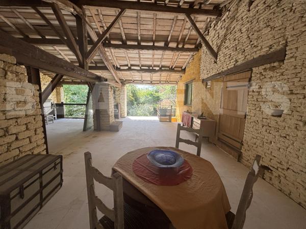 🏡 SOUS OFFRE // Superbe Corps de Ferme avec multiples dépendances