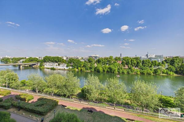 Front de Seine. VUE PANORAMIQUE. 4 pièces 94 m². TERRASSE. CAVE. DOUBLE PARKING.