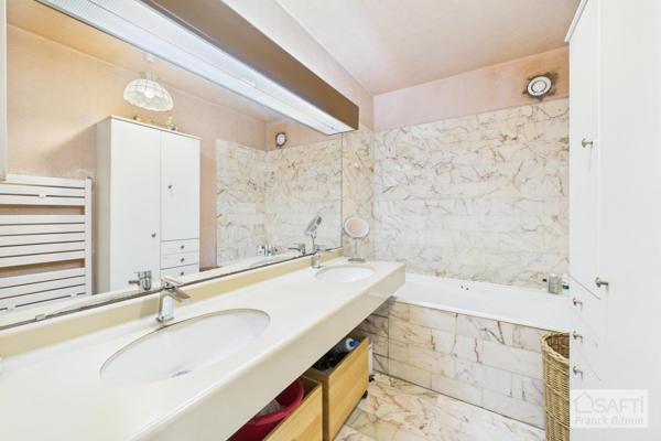 Front de Seine. VUE PANORAMIQUE. 4 pièces 94 m². TERRASSE. CAVE. DOUBLE PARKING.