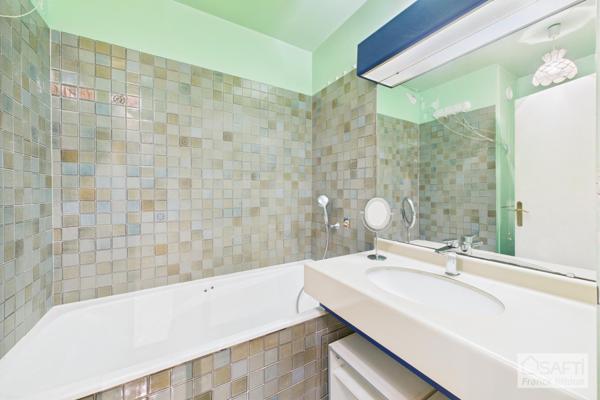 Front de Seine. VUE PANORAMIQUE. 4 pièces 94 m². TERRASSE. CAVE. DOUBLE PARKING.