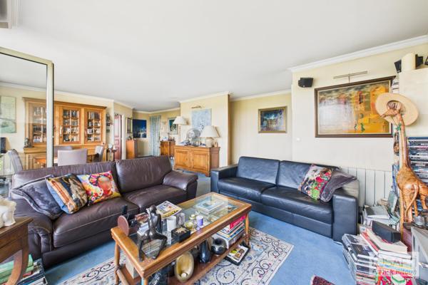 Front de Seine. VUE PANORAMIQUE. 4 pièces 94 m². TERRASSE. CAVE. DOUBLE PARKING.