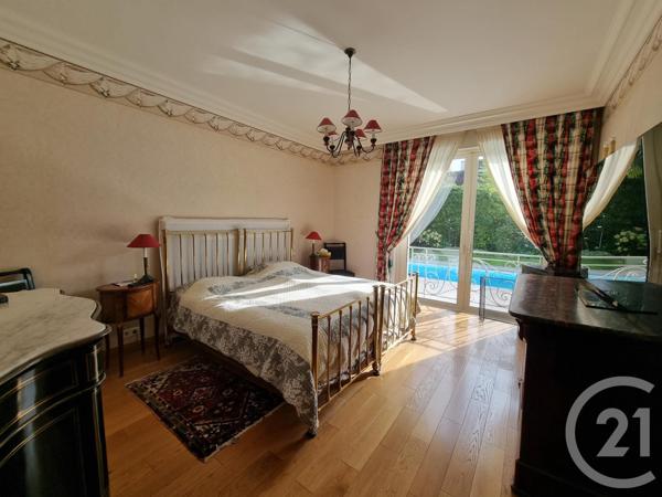 Maison à vendre  9 pièces - 330 m2 LA VARENNE ST HILAIRE - 94