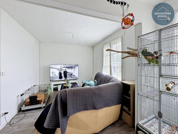 Maison de plain-pied à vendre à Senonches  Un bien fonctionnel avec jardin, garage et fort potentiel