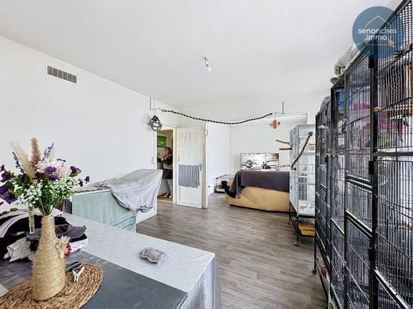 Maison de plain-pied à vendre à Senonches  Un bien fonctionnel avec jardin, garage et fort potentiel