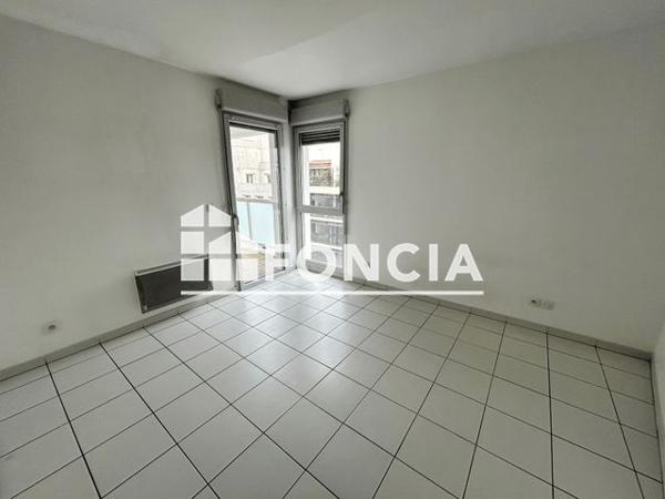 Location Appartement 2 pièces 51.43 m² - 13 RUE MELCHIOR GUINOT Marseille 13003