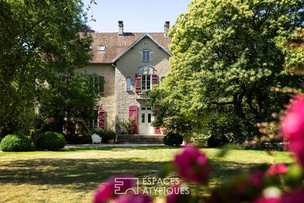 Propriété au grand charme avec ses 3 bâtis en pierre pour de multiples projets