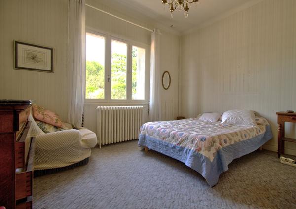 FOULAYRONNES - Maison lumineuse de 190m² avec garage et jardin située au calme dans un quartier recherché