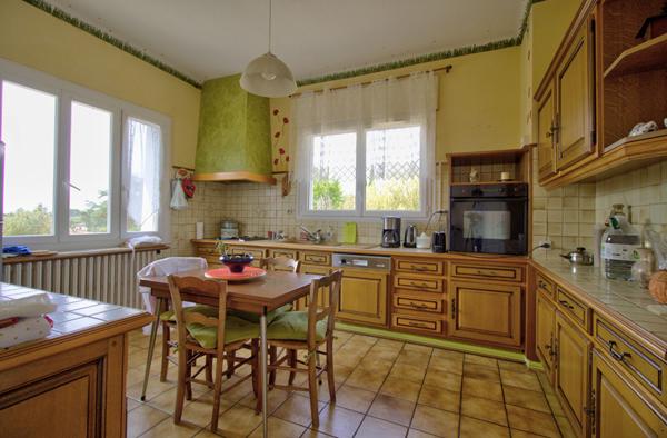 FOULAYRONNES - Maison lumineuse de 190m² avec garage et jardin située au calme dans un quartier recherché