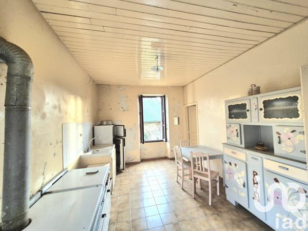 Maison traditionnelle 6 pièces de 138 m² à Bar (19800)