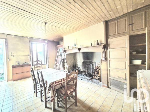 Maison traditionnelle 6 pièces de 138 m² à Bar (19800)