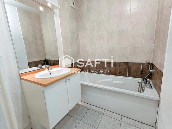 T3 lumineux avec balcon et parkings